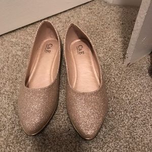 Beautiful gold flats